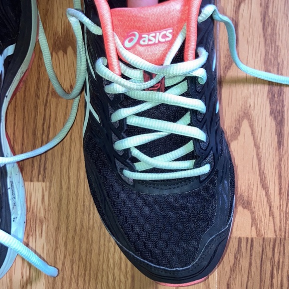 Women’s ASICS Gel Sneakers - Picture 2 of 9